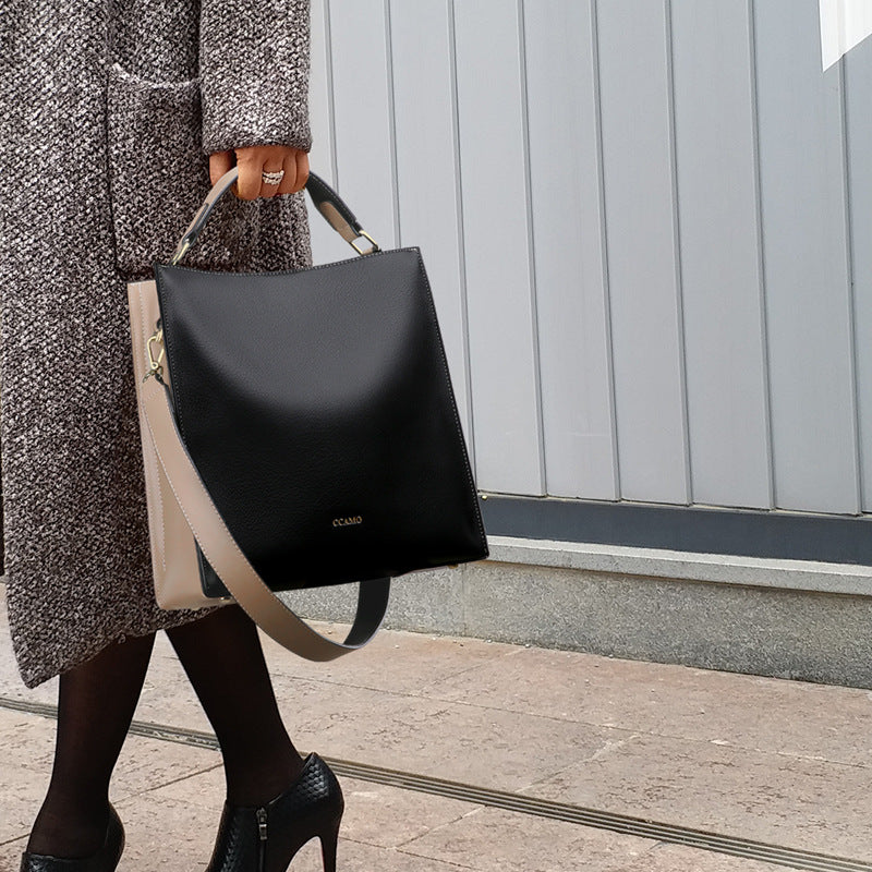 Contrast Trim Square Shoulder Bag — product image 2